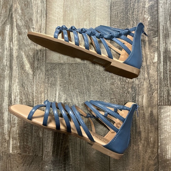 Journee Collection Navy and Tan Strappy Sandals Size 8.5 - Picture 5 of 12